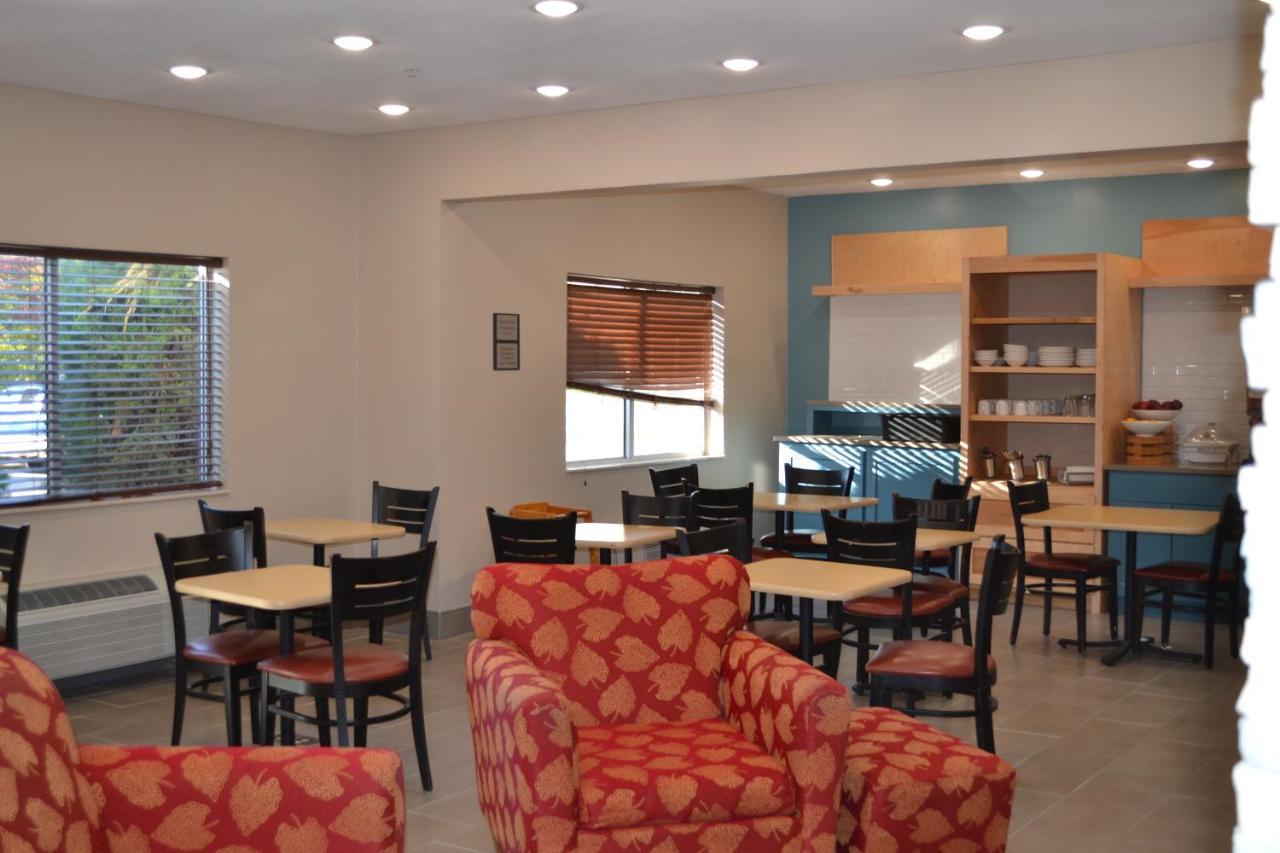 Country Inn & Suites By Radisson, Fairview Heights, Il מראה חיצוני תמונה